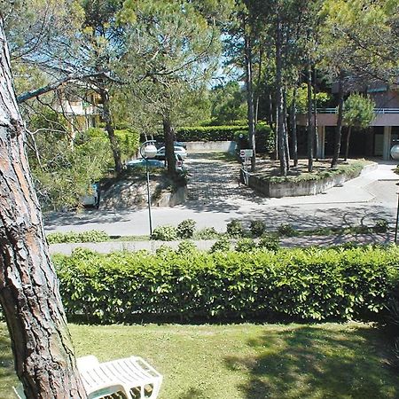 Апартаменты Flat In Lignano Pineta Линьяно-Саббьядоро Экстерьер фото