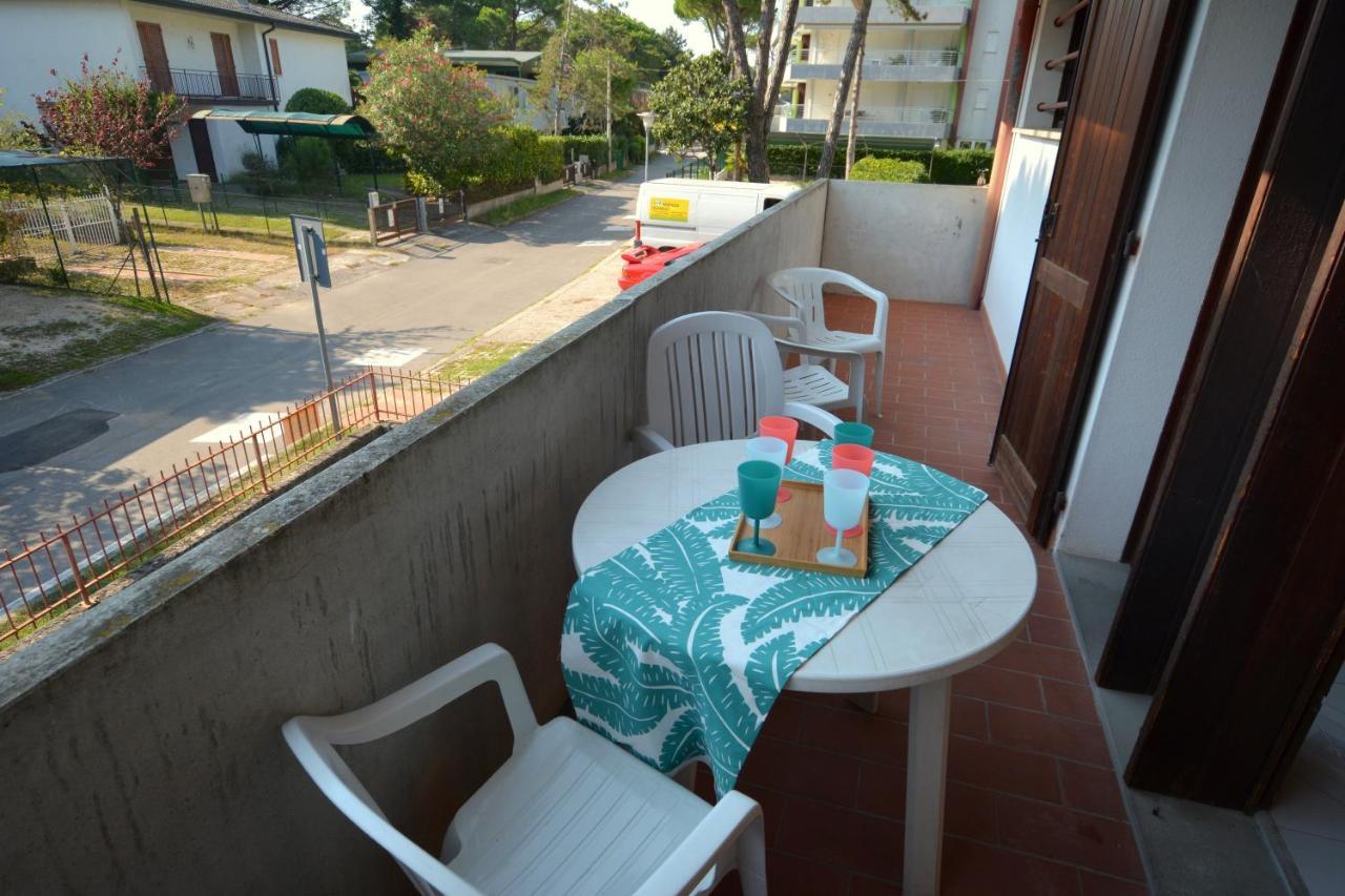 Апартаменты Flat In Lignano Pineta Линьяно-Саббьядоро Экстерьер фото
