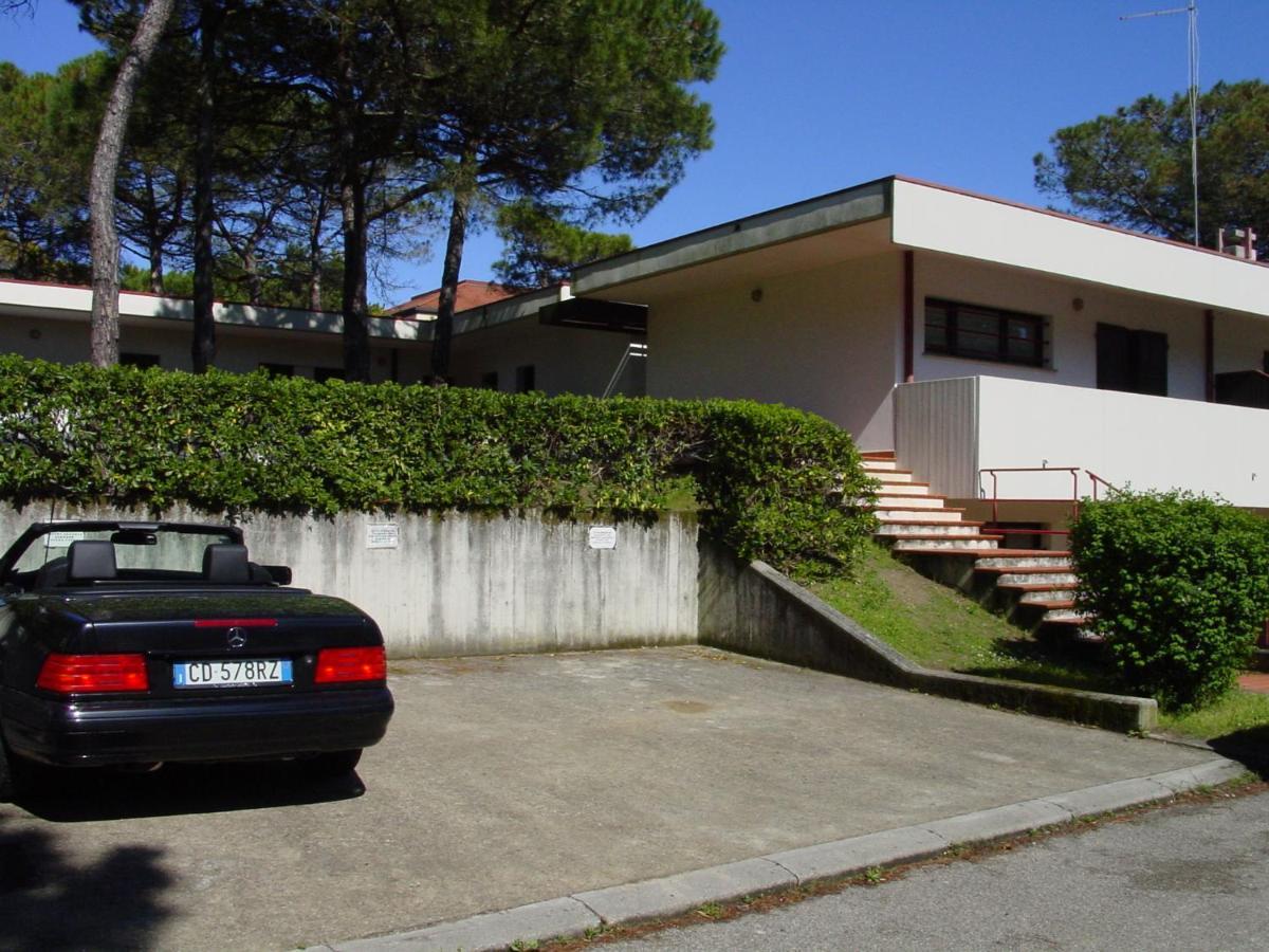 Апартаменты Flat In Lignano Pineta Линьяно-Саббьядоро Экстерьер фото